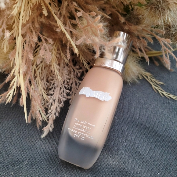 La Mer Liquid Foundation - Picture 2 of 4